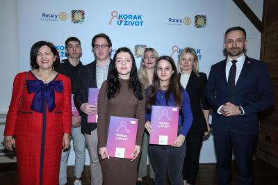 U sklopu akcije &lsquo;&lsquo;Korak u život&lsquo;&lsquo; dodijeljene stipendije djeci bez odgovarajuće roditeljske skrbi