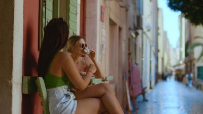 Povodom početka vrhunca turističke godine, ali i za mnoge, početka ljetnih godišnjih odmora, Hrvatska turistička zajednica pokrenula je promotivnu kampanju pod nazivom Find your „Pomalo“