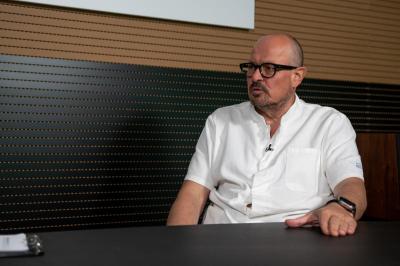 Prof. dr. sc. Dragan Schwarz, dr. med. RAVNATELJ POLIKLINIKE. SPECIJALIST OPĆE KIRURGIJE, SUBSPECIJALIST DIGESTIVNE I ONKOLO&Scaron;KE KIRURGIJE