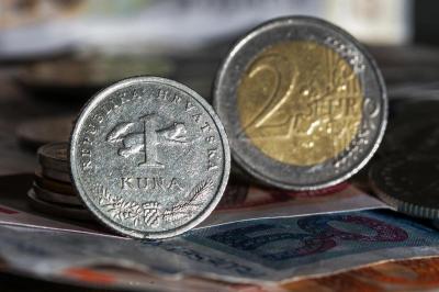 FINA: Broj ovrha na novčanim sredstvima potro&scaron;ača i poslovnih subjekata krajem travnja manji nego lani