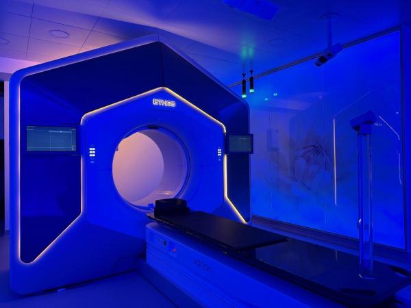 Radiochirurgia Zagreb prva u Hrvatskoj: Novi linearni akcelerator u samo pet zračenja rješava postoperativno liječenje raka dojke