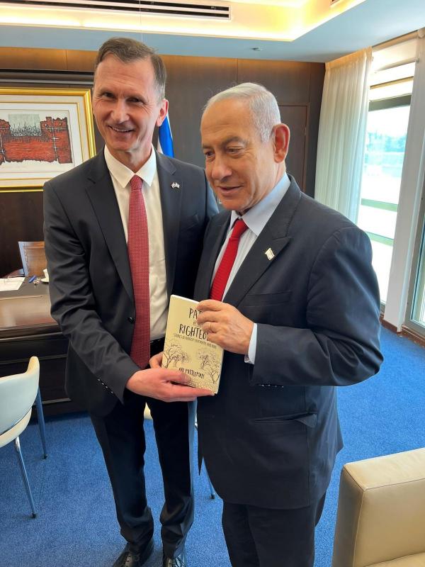 Domaćini su posebno istaknuli sjajne bilateralne odnose između Izraela i Hrvatske te su zahvalili prof. dr. Primorcu na vi&scaron;egodi&scaron;njem prijateljstvu, velikom doprinosu razvoja izraelsko-hrvatskih odnosa kao i na potpori židovskom narodu