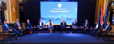 Radijska informativna agencija Media servis organizirala je prvo medijsko sučeljavanje svih 10 kandidata i kandidatkinja za gradonačelnika/cu glavnog grada Hrvatske pod nazivom &#039;Budućnost Zagreba&#039;.