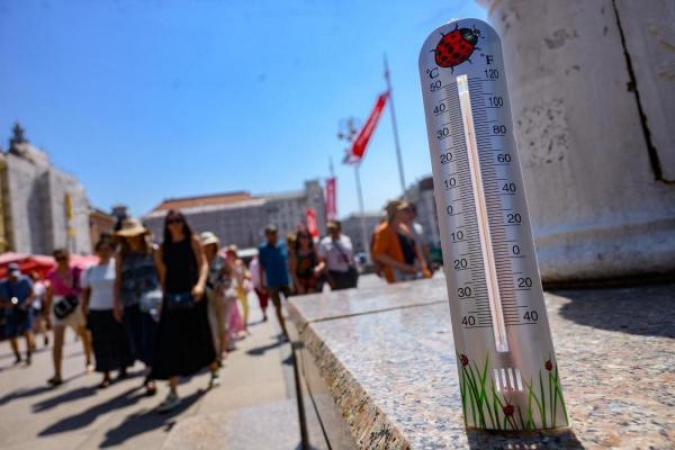 Toplinski val u Hrvatskoj i dalje traje: Na snazi crvena i narančasta upozorenja DHMZ-a